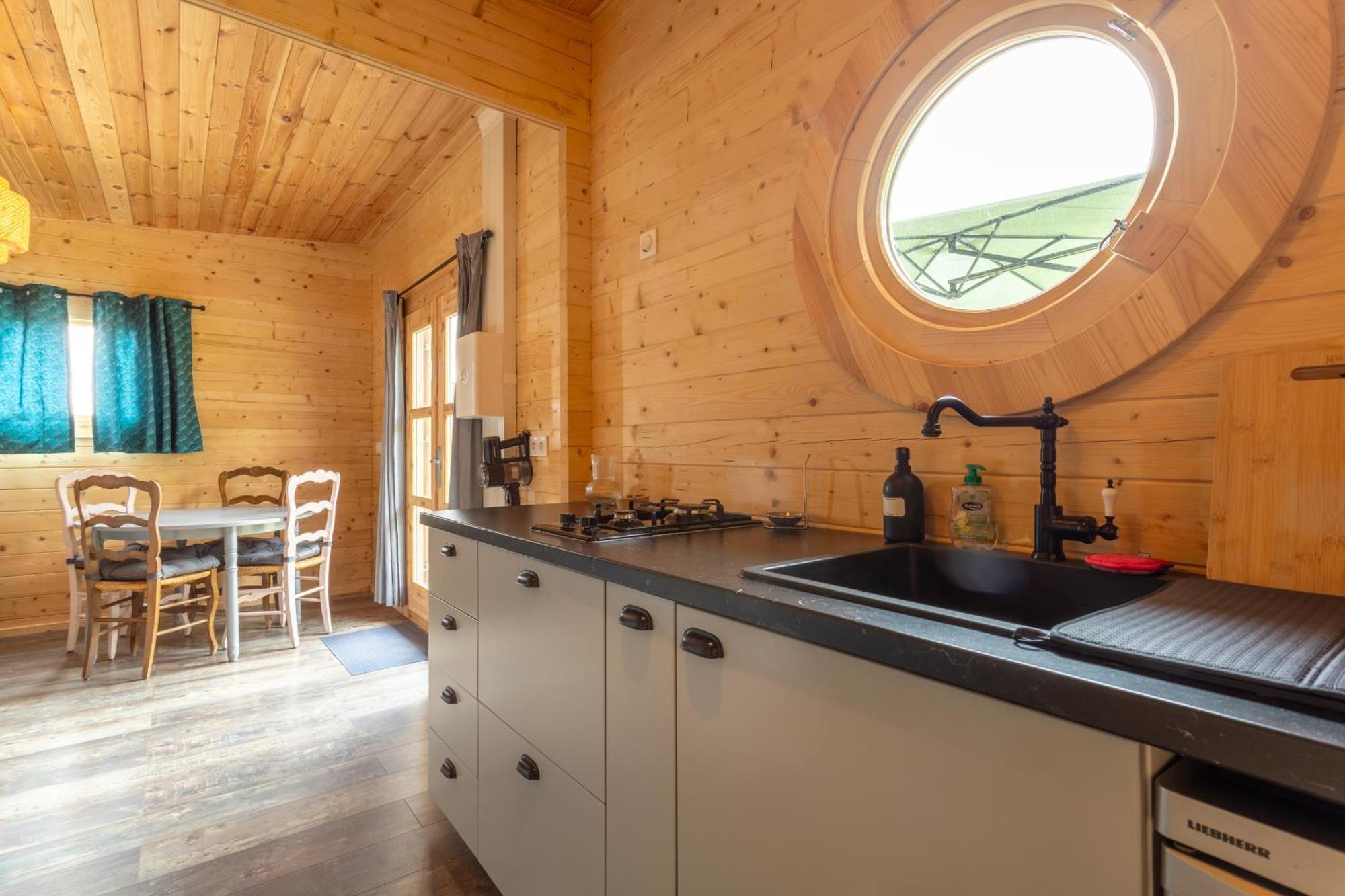 Chalet 4 Pers Landeleau 2Kms Canal 외부 사진